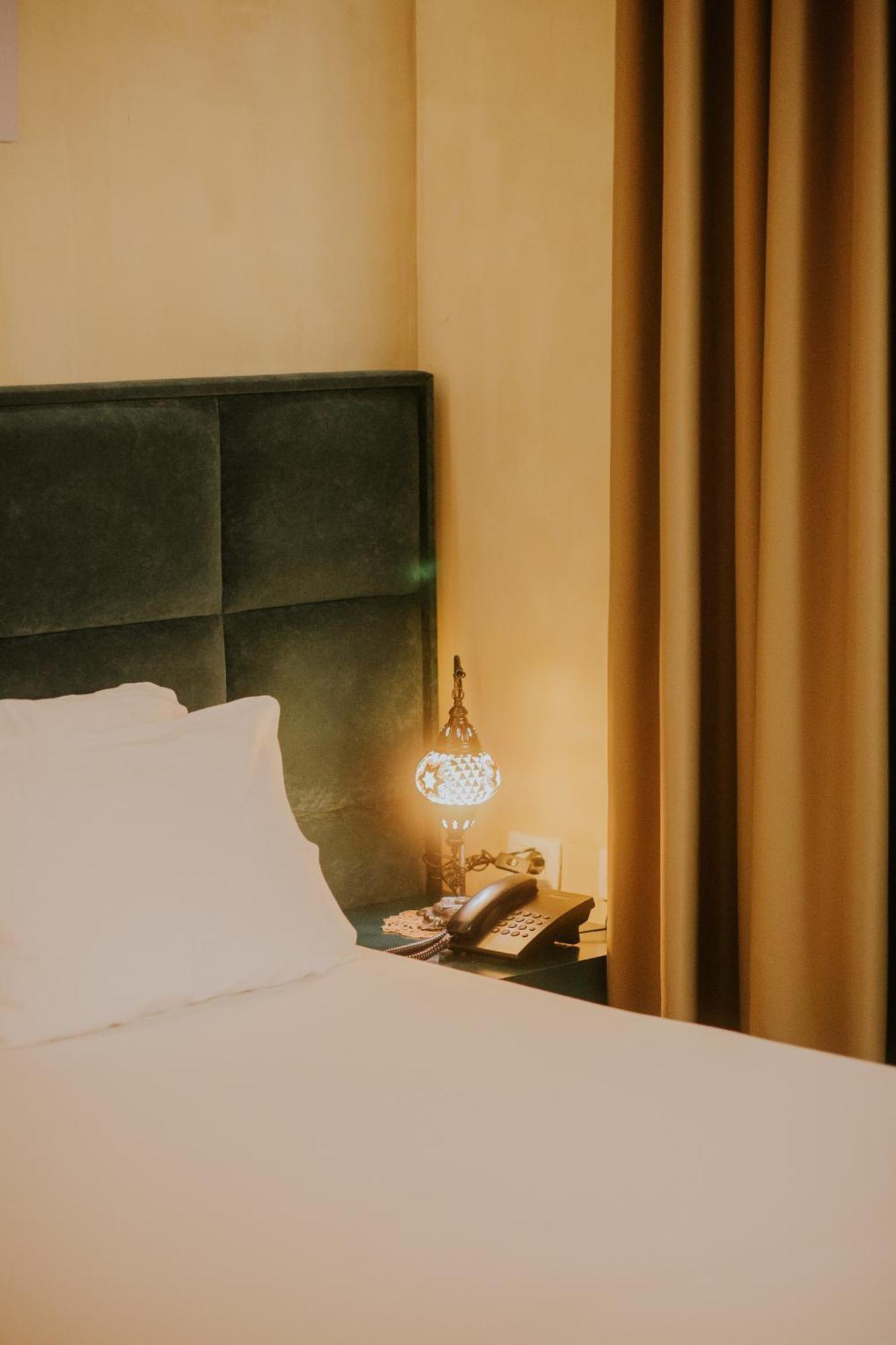 Dim'S Hotel & Restaurant 科尔察 外观 照片