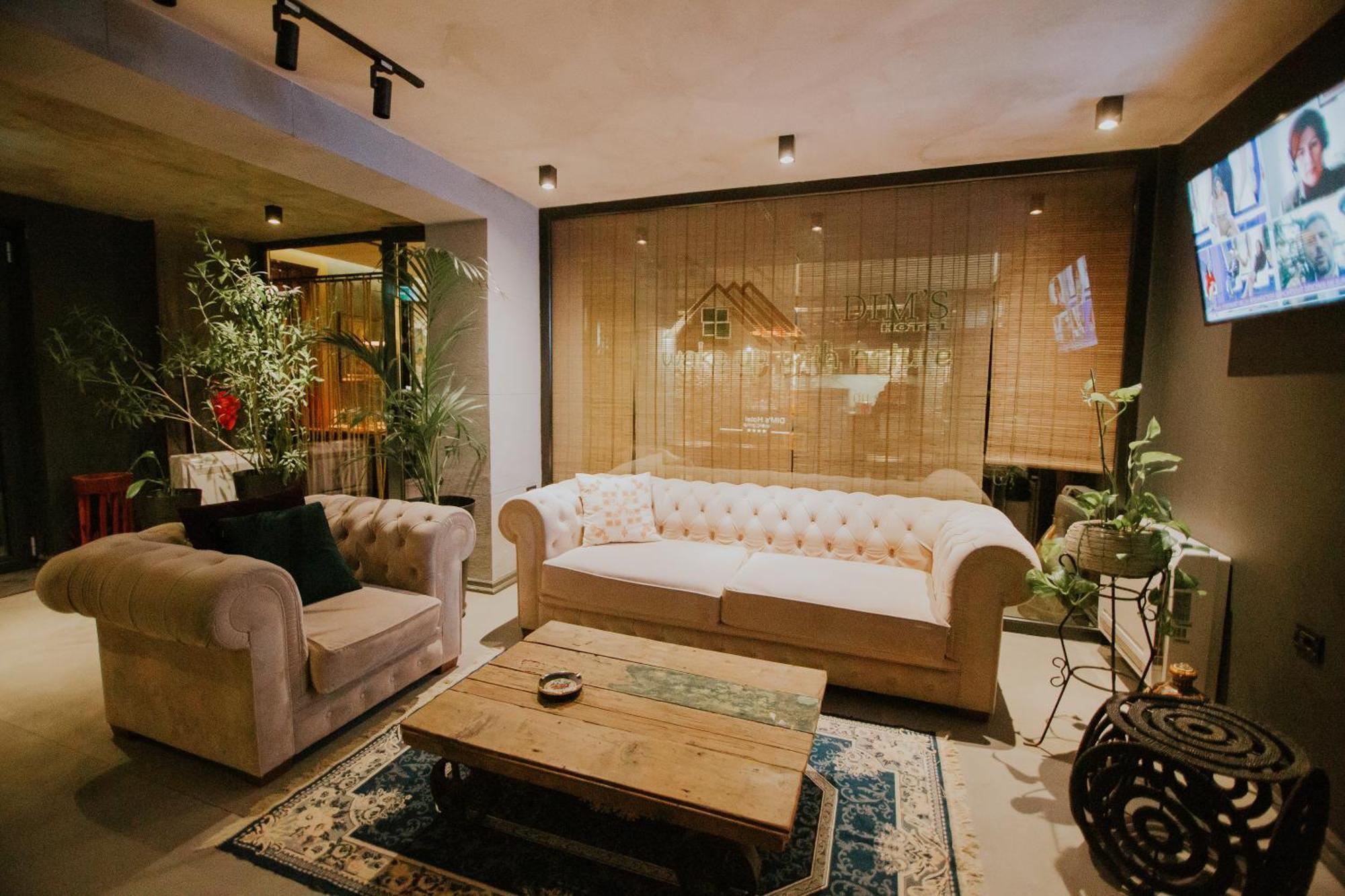 Dim'S Hotel & Restaurant 科尔察 外观 照片