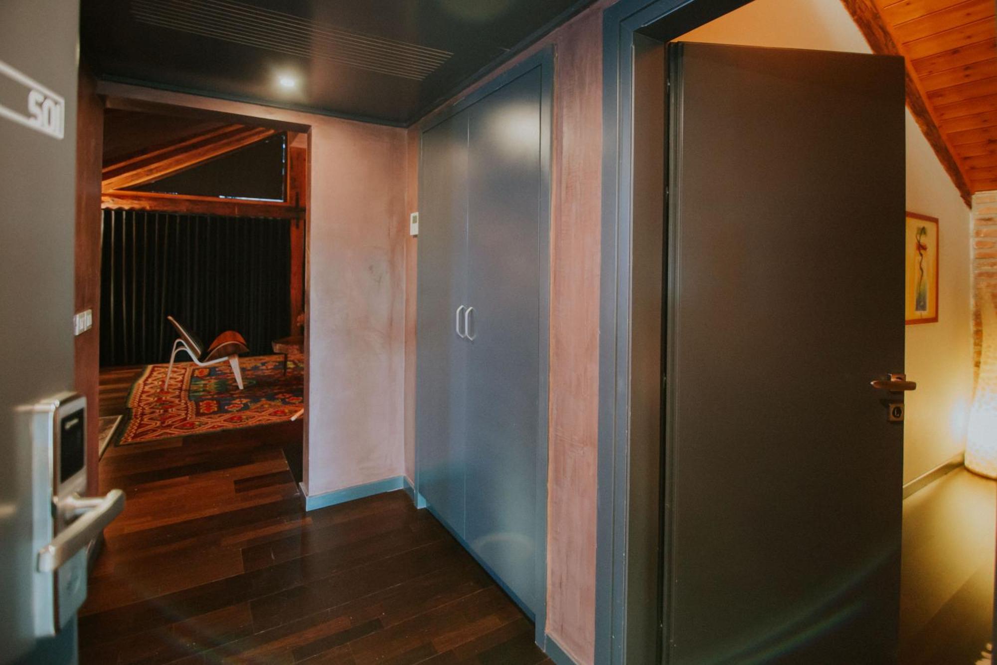 Dim'S Hotel & Restaurant 科尔察 外观 照片