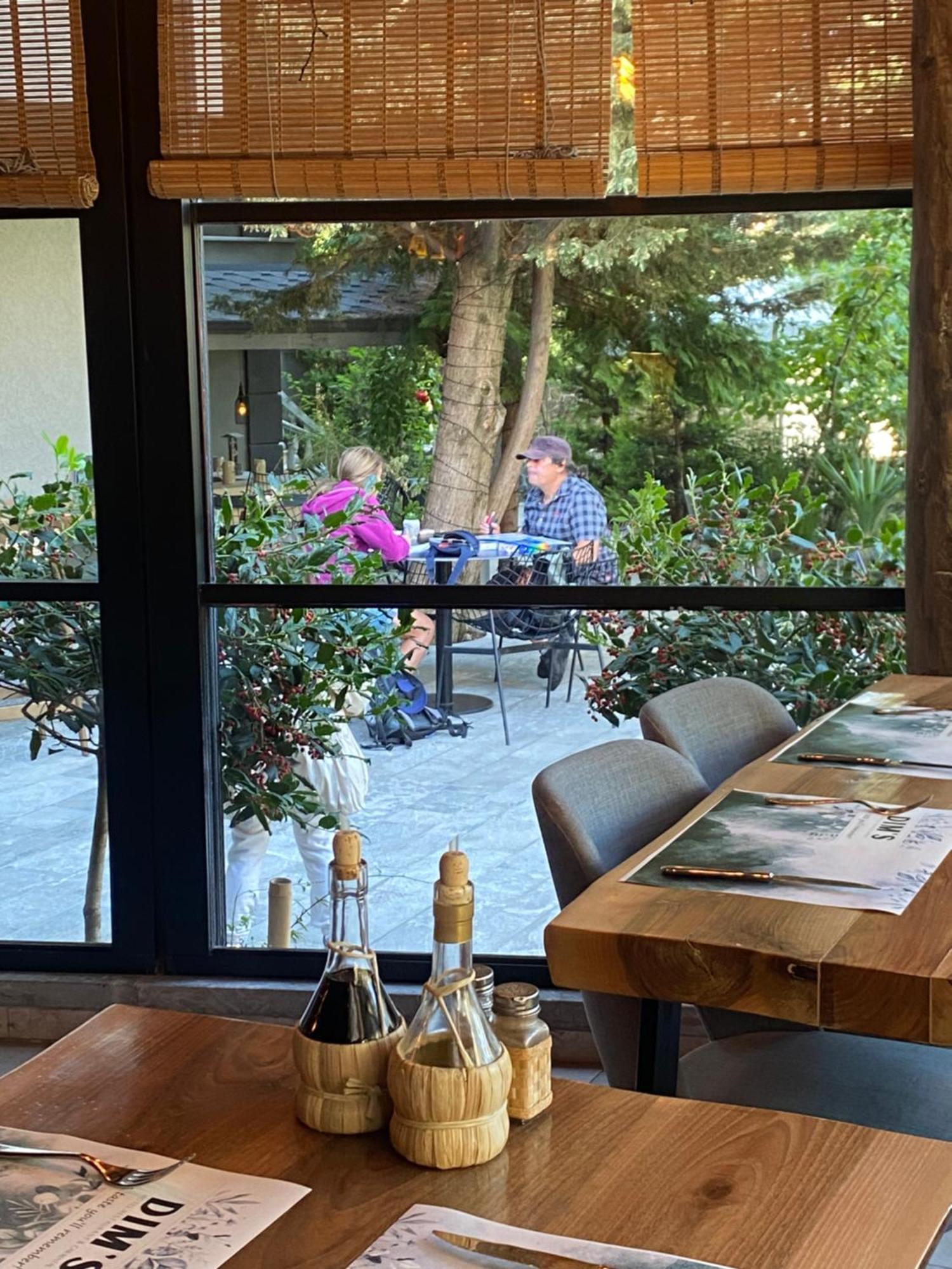 Dim'S Hotel & Restaurant 科尔察 外观 照片