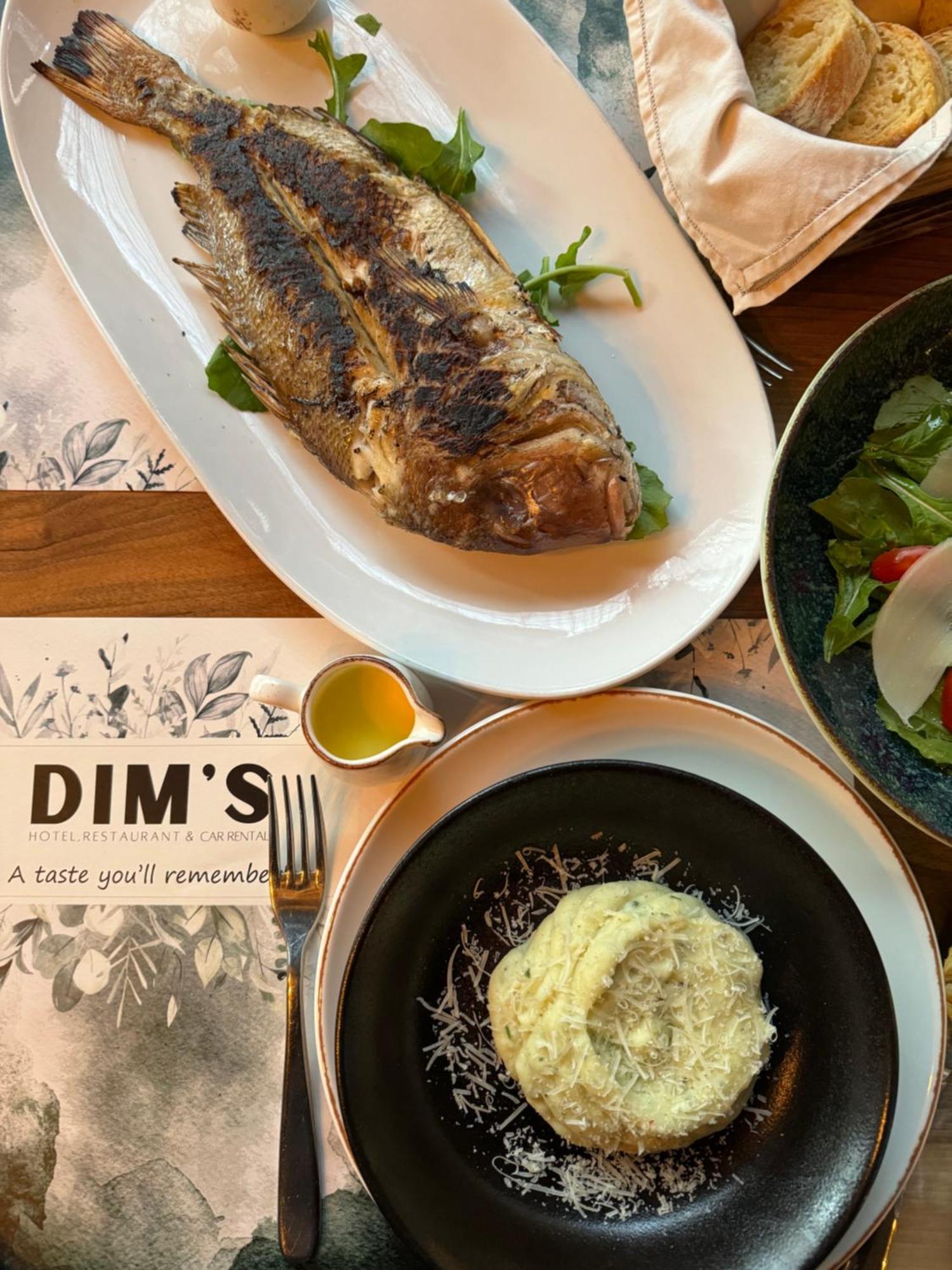 Dim'S Hotel & Restaurant 科尔察 外观 照片