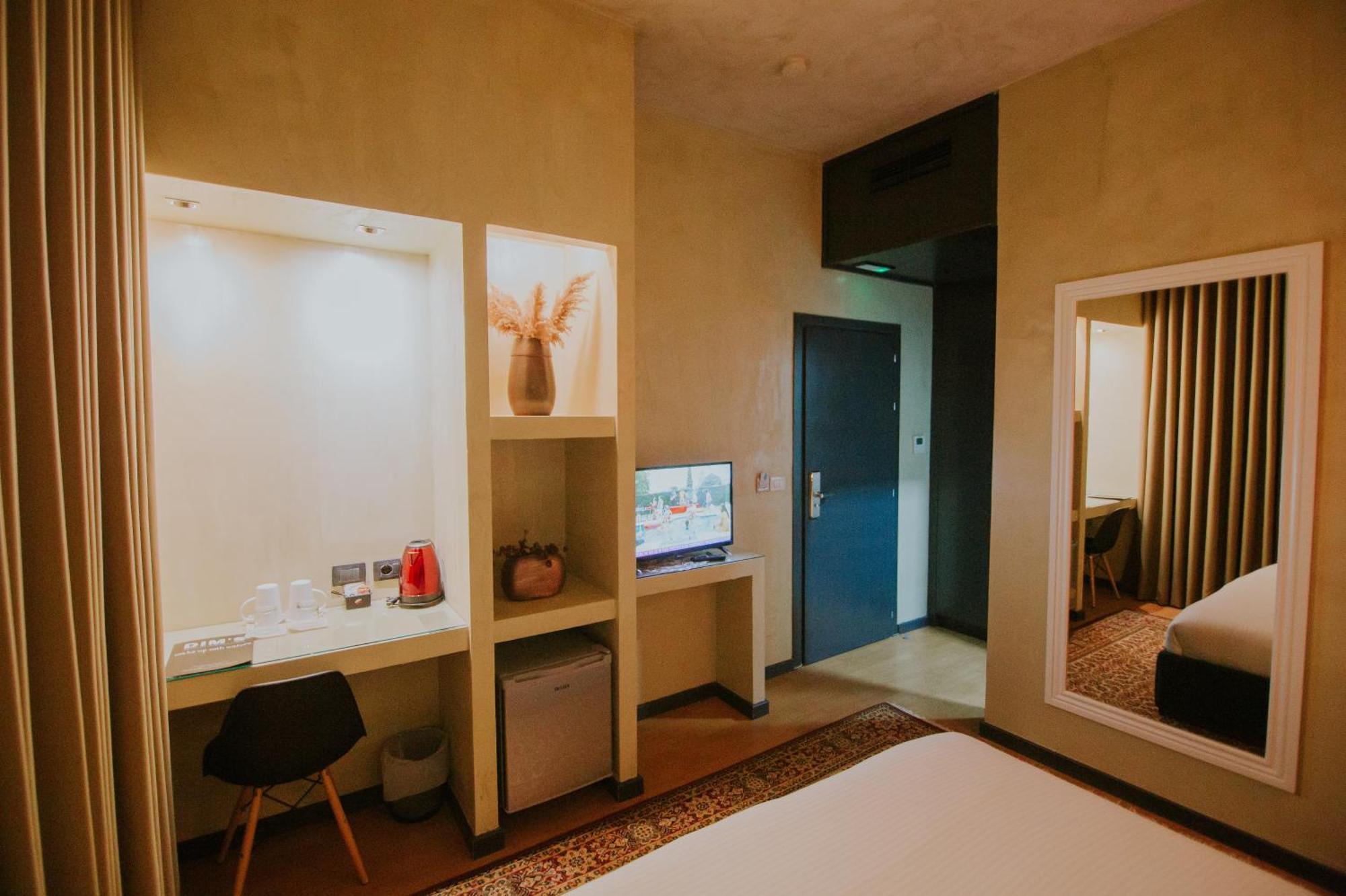 Dim'S Hotel & Restaurant 科尔察 外观 照片