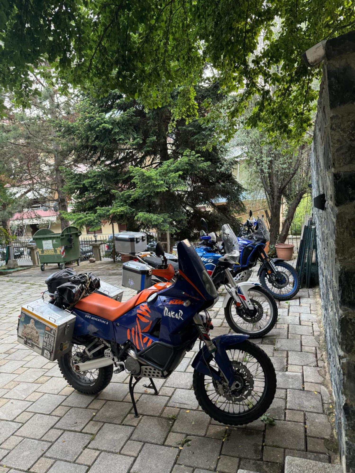 Dim'S Hotel & Restaurant 科尔察 外观 照片
